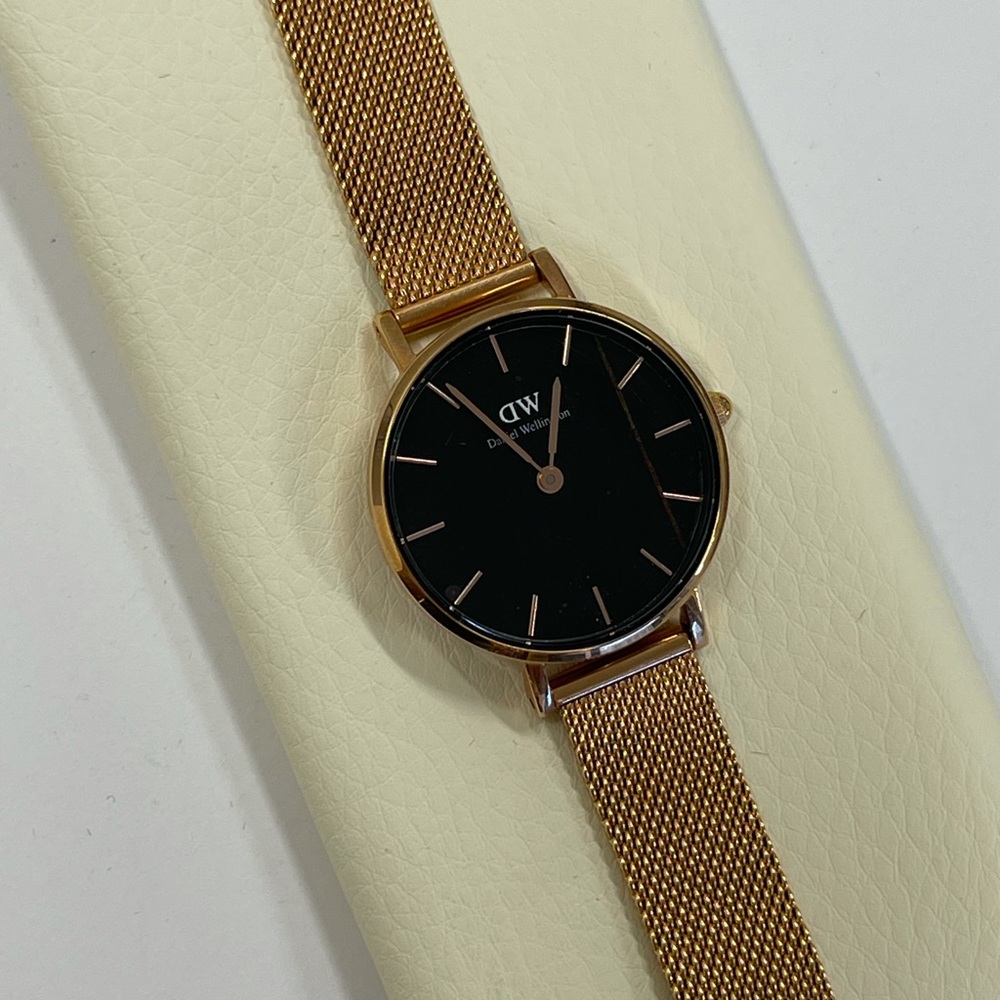 Daniel Wellington Petite Melrose 28mm Watch